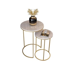 Table basse tendance de qualité supérieure avec plateau en marbre noir et table basse à pieds dorés à faible coût - Product Image 4