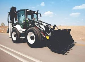 Chargeuses-pelleteuses Hidromek durables avec une profondeur de fouille maximale de 4,5 mètres et un système de transmission automatique Powershift. - Product Image 4