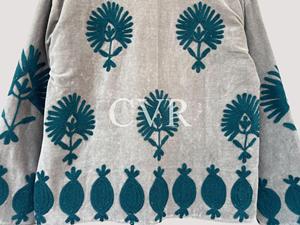 เสื้อโค้ทกำมะหยี่ปักลายดอกไม้ด้วยมือ ปกคอปก แขนสามส่วน ไซส์ใหญ่สำหรับผู้หญิง เสื้อคลุมลำลองสำหรับฤดูใบไม้ร่วง - Product Image 4