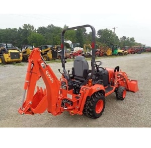 Tracteur utilitaire miniature Kubota BX23S performant, moteur diesel puissant de 23 CV, quatre roues motrices, chargeuse-pelleteuse pour l'agriculture - Product Image 3