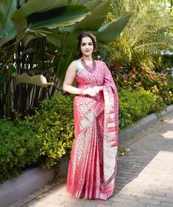 Femmes nouveau Banarsi soie Saree Blouse pièce à la mode Bollywood Style Viscose économique pour l'été hiver fêtes indien - Product Image 1