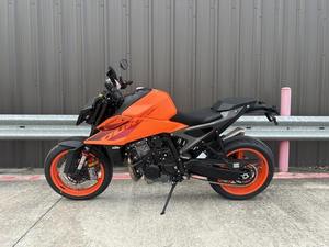 Envío Rápido  Motocicletas 990 Dukee 2024 - Product Image 2