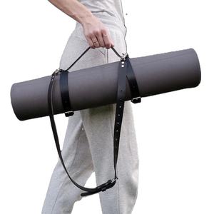 Couverture d'extérieur avec sangle en cuir pour le camping parfaite pour les pique-niques, les plages, ceinture de transport en cuir de qualité supérieure pour porte-couverture - Product Image 1