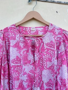 ใหม่ Boho ชุดชายหาดสั้นชุดเดรสสั้นสีชมพูลายดอกไม้ผ้าฝ้ายมิดิมินิของขวัญสำหรับผู้หญิงสำหรับการปิดคอวีลึกของเธอ - Product Image 3