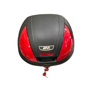 Top Case Arrière GIVI pour Yamaha XSR 700 2016-2021, 39 Litres, en Plastique ABS, avec Porte-Bagages en Alliage, Occasion - Product Image 2