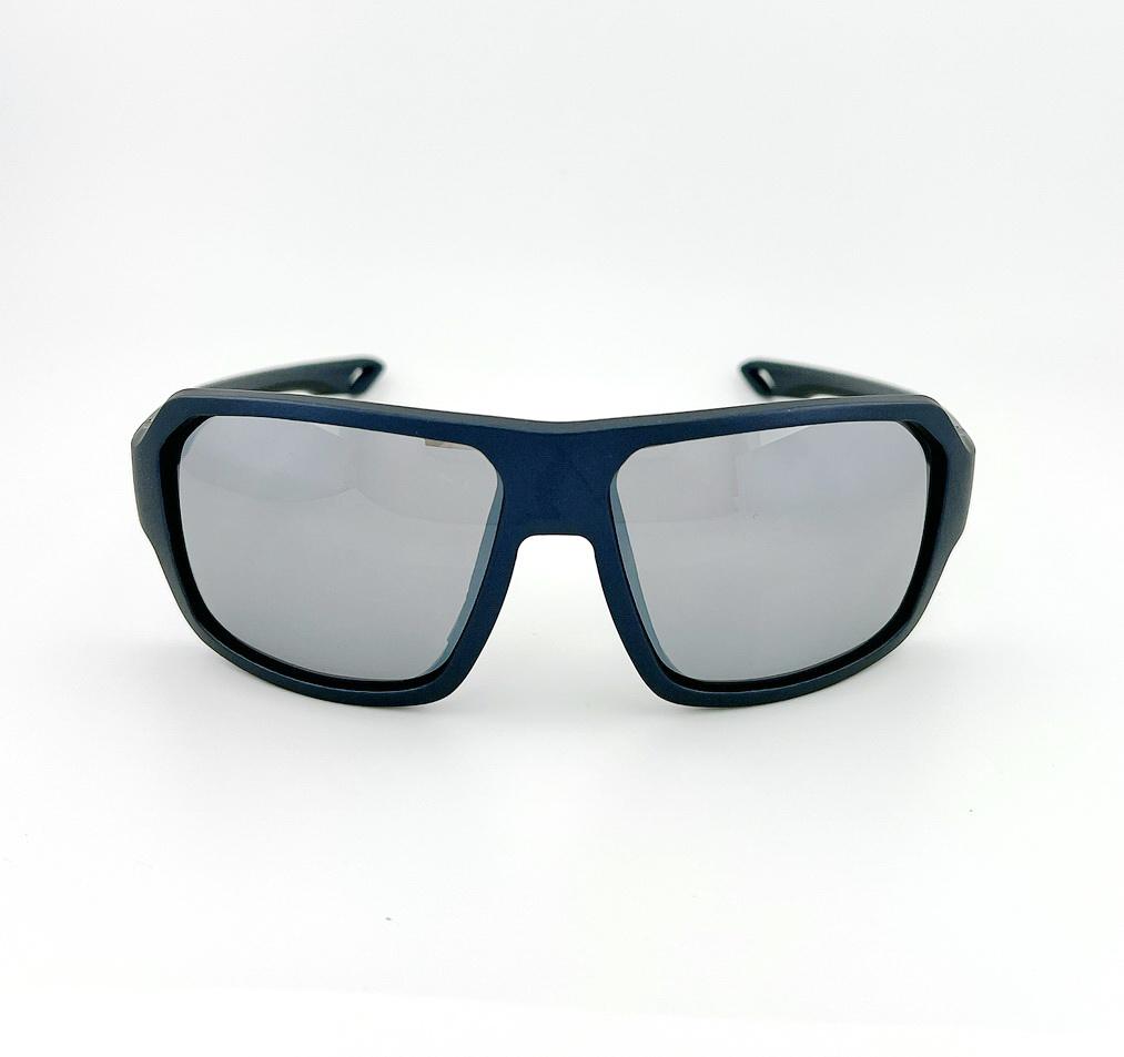 กระจกสีเงิน