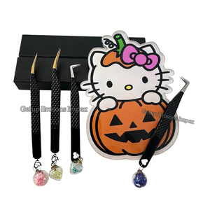 Pince à épiler pour extensions de cils avec embout doré isolé, revêtement en poudre noire à 90 degrés, avec breloques et plaque à cils, logo personnalisé, outil de beauté - Product Image 1