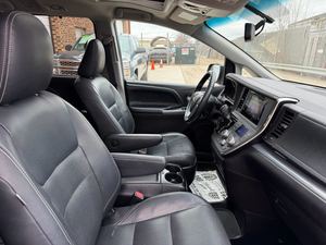 Toyota Sienna SE 2015 SUPER LIMPIA, 8 Pasajeros, TRANSMISIÓN AUTOMÁTICA, CILINDROS V6 - Product Image 3