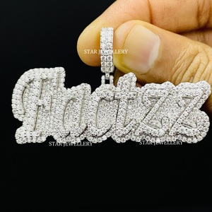 Colgante de Letra Unisex Personalizado de Oro 10K Chapado en Rodio con Diamantes Cultivados en Laboratorio, Corte Brillante Redondo, Estilo Hip Hop, Iced Out Cristiano - Product Image 1