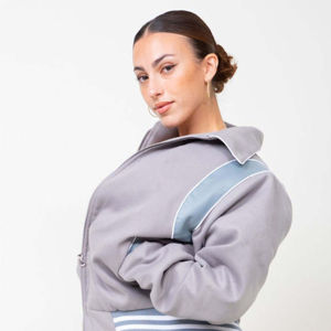 เสื้อโค้ทสำหรับขับขี่ผ้ายีนส์เสื้อโค้ทโอเวอร์ไซส์ลำลองสีทึบพิมพ์ลายโลโก้ออกแบบได้ตามต้องการ - Product Image 2