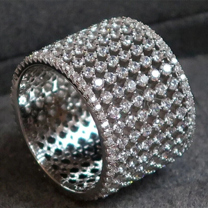 4.50Ct Ronda Real Moissanite Cluster Refinado Elegante 14K Chapado en oro blanco Anillo de compromiso para hombres - Product Image 1