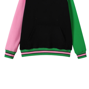 เสื้อสเวตเชิ้ตสามสี - สีดำ สีชมพู และสีเขียว คอกลมผ้าเชนิลล์ แขนจั๊มพ์ พร้อมกระเป๋าจิงโจ้ - Product Image 6