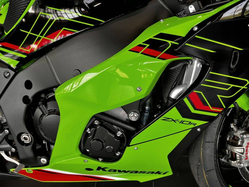 Katta Singhさん専用 New Kawasaki Ninja ZX-10R racing parts catalogue released