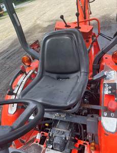 2002 pour tracteur B21 4WD-21 HP TLB (tracteur chargeuse rétrocaveuse) tracteur utilitaire avec moteur et pompe - Product Image 6