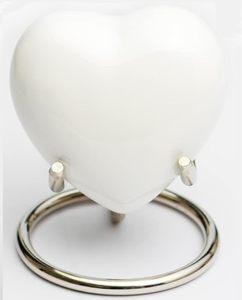 Urne Royal Rapture Heart pour cendres funéraire souvenir de crémation avec support - Product Image 1