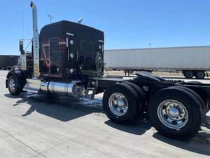 Camión Kenworth W900 de Cabina Diurna en Excelentes Condiciones, Motor Cummins X15-565Hp, Transmisión Automática de 18 Velocidades, Diésel Euro 5, Camión Usado - Product Image 2