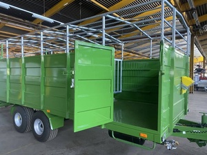 Remorque agricole robuste de 10 tonnes, verte, avec système hydraulique, pour le transport de bétail, moutons et chevaux. - Product Image 3