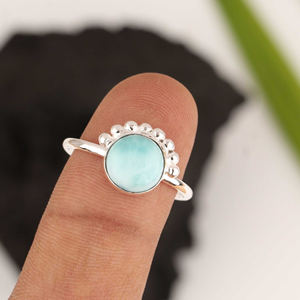 Bague Larimar Naturelle 8mm Forme Ronde en Argent Sterling 925 Fait à la Main Minimaliste Dainty en Argent Sterling Fine Bijoux pour Femmes - Product Image 4