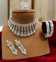 Ensemble Collier, Boucles d'Oreilles, Bracelet et Bague en Laiton et Zircon Style Américain Tendance pour Femmes et Filles - Cadeau Scintillant pour Mariage et Fête