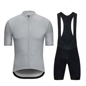 Uniformes de Ciclismo de alta calidad al por mayor MOQ bajo pantalones cortos de Ciclismo de manga corta servicios OEM Venta caliente en precio barato - Product Image 1