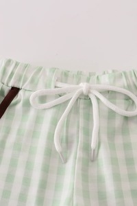 Ensemble de vêtements pour garçons confortables à motif solide en été, haut et short à appliques de canard mignon pour enfants, design marron - Product Image 3