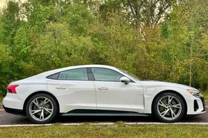 2022 a U D l l GT AWD Sedán R18 Batería de Litio Asientos de Cuero 6 Plazas Techo Panorámico Portaequipajes de Aleación de Aluminio Cámara Trasera - Product Image 6