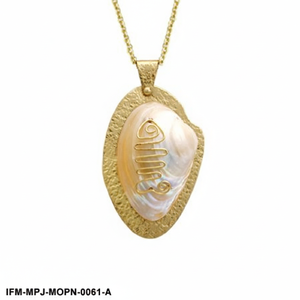 Collar con Colgante de Pez de Nácar Hecho a Mano, Chapado en Oro, Joyería de Diseño para Mujer - Product Image 2