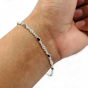 Pulsera Bohemia CZ blanca y negra hecha a mano en joyería de plata de ley 925 Joyería Bohemia elegante disponible a precio mayorista - Product Image 2