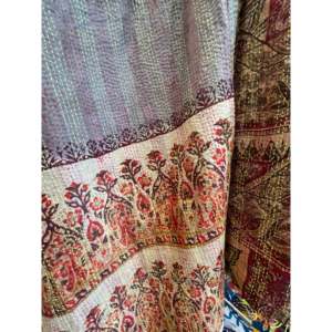 Châle en soie vintage imprimé à la main, motif Citrine Sun Garden - Product Image 6