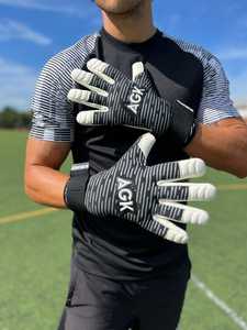 Guantes de portero de cuero Premium de alta calidad personalizables y ajuste Personal al por mayor guantes de agarre de látex de fútbol al aire libre - Product Image 5