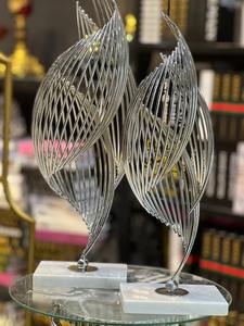 Sculpture d'art moderne abstraite de haute qualité en aluminium moulé sur mesure, forme irrégulière, idéale pour la décoration de table extérieure - Product Image 3