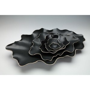 Irregular Shape Aluminum Casted <b>Black</b> Color Powder Coated Attractive Designer <b>Serving</b> <b>Tray</b> For Home And Restaurant Dining Table - Product Image 6
