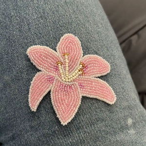 Llavero de Aguacate con Cuentas de Colores, Amuleto de Fruta Hecho a Mano para Amantes de la Comida, Divertido Llavero de Cuentas de Semillas, Regalo para Vegetarianos y Veganos - Product Image 1