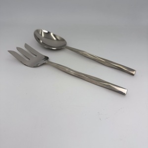 Ensemble de serveurs à salade en acier inoxydable moderne avec finition polie et forme élégante, idéal pour les mariages, les fêtes de pendaison de crémaillère ou les événements festifs - Product Image 1