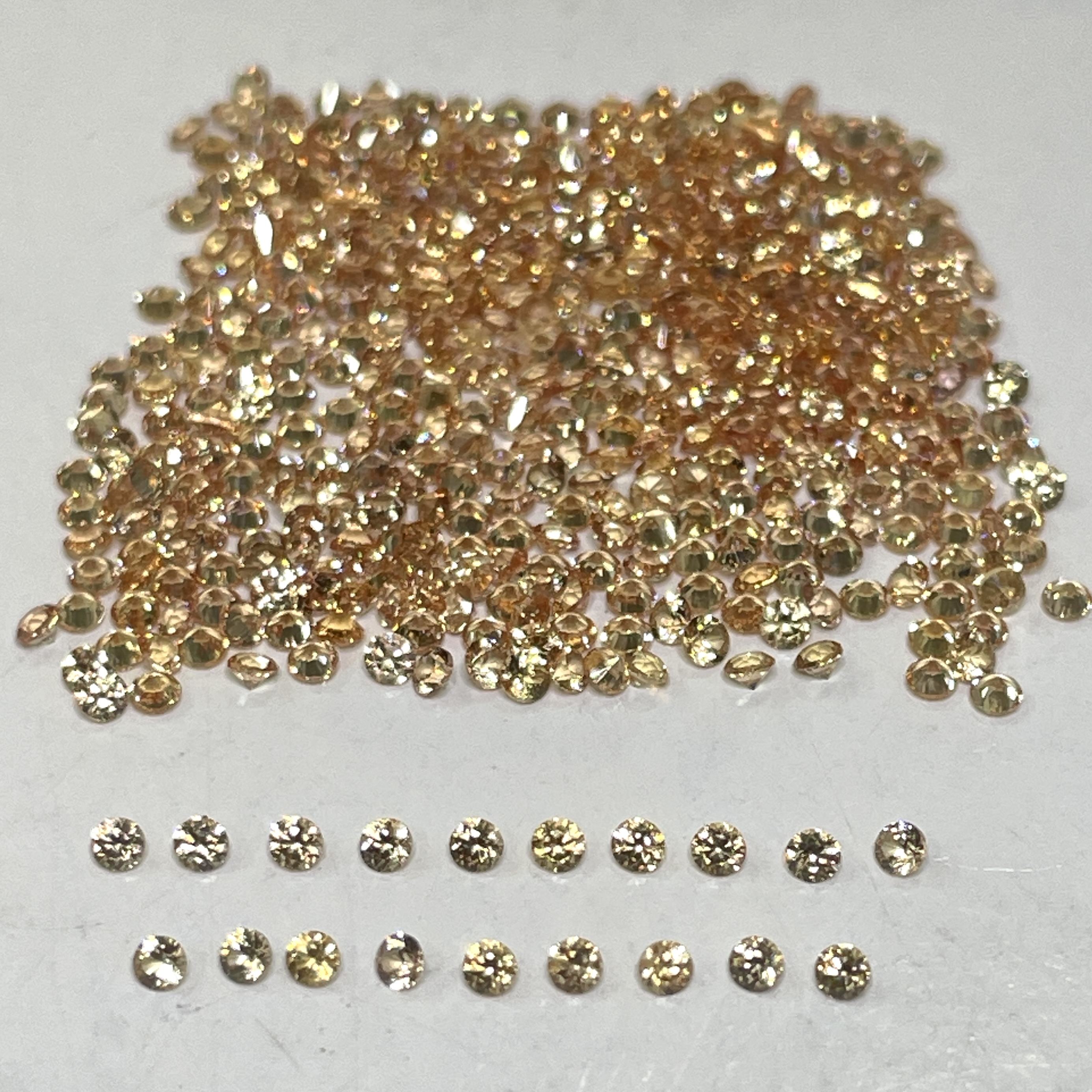 สีเหลือง