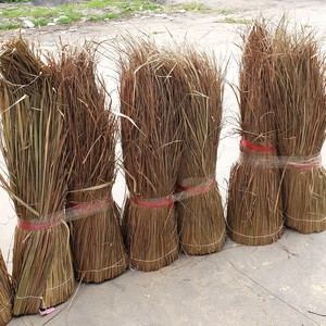 Venta al por mayor techo de paja con techo de hierba rollos de paja techo de hojas de palma natural para exportaciones de proveedor vietnamita - Product Image 6