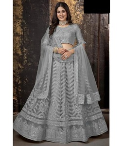 Ensemble Lehenga Choli le plus beau, semi-cousu, avec filet lourd et chaîne, chemisier de travail en filet, vêtements indiens pakistanais - Product Image 1