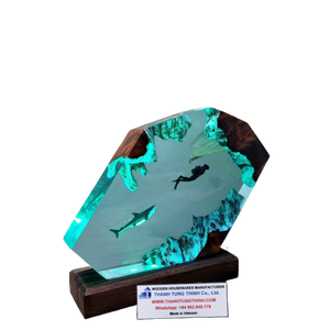 Best-seller Veilleuse en résine époxy à motifs et textures uniques pour lampe mémoire avec objets préservés Made In VietNam - Product Image 4