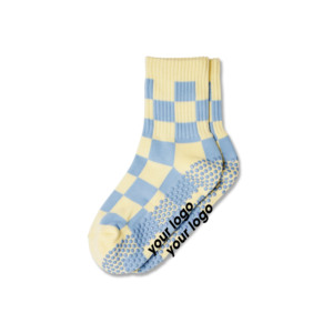 Chaussettes pour femmes, chaussettes de yoga personnalisées antidérapantes avec motif carré à carreaux, chaussettes de Pilates tricotées avec grip, ODM pour usage quotidien en studio intérieur - Product Image 2