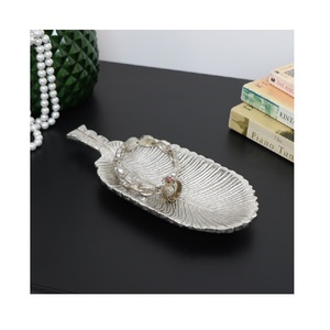 Bandeja de aluminio de media hoja de diseño único, acabado de plata brillante con Base de pie para servir comida - Product Image 5