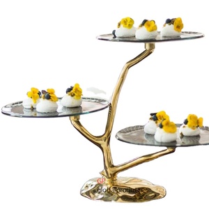 ที่สวยที่สุด3ชั้นโลหะและกระจกยืนเค้กโกลเด้นเสร็จตกแต่งถ้วยเค้กยืนสำหรับการตกแต่งงานแต่งงาน - Product Image 1