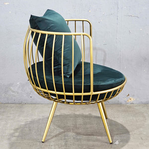 Fauteuil de bureau pivotant confortable en velours avec structure ronde en bronze doré (GSD68046) - Product Image 5