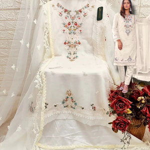 Trajes de Organza indios y paquistaníes de diseñador y trabajo khatli para damas Nuevo estilo Trabajo de bordado pesado para ropa de fiesta Precio bajo - Product Image 1