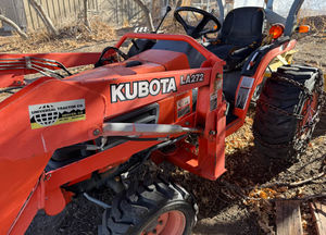 Para Tractor Compacto BX23S, 65HP, Diésel, 4x4, Transmisión Automática, con Cargador Frontal, Retroexcavadora, Cortadora de Césped, Recipiente a Presión y Rodamientos - Product Image 4
