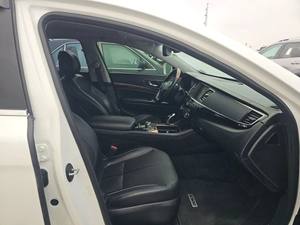 Magnifique berline de luxe Ki-a K-900 2015, 4 portes, transmission automatique, V8 cylindres - Product Image 4