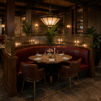 Table et chaise en bois avec base en métal de style moderne et luxueux, canapé en cuir rouge pour cafétéria, café, restaurant, hôtel, mobilier