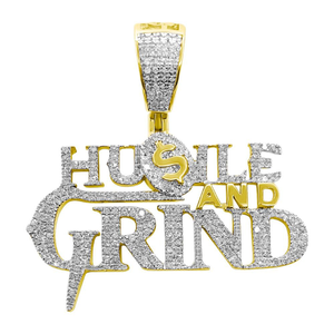 Colgante Hiphop Hustle Grind de Plata 925 Chapado en Oro de 14K Hecho a Mano con Moissanita de Corte Brillante Personalizado Totalmente Engastado para Todos - Product Image 1