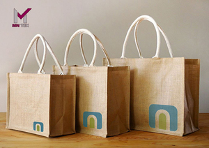 Des sacs fourre-tout en jute personnalisés et des sacs à cordon conçus pour un usage quotidien sont disponibles au prix de gros - Product Image 4