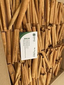 Venta al por mayor Canela Cassia Precio de fábrica Especias competitivas Alta calidad Vietnamita Cassia Sticks - Product Image 3