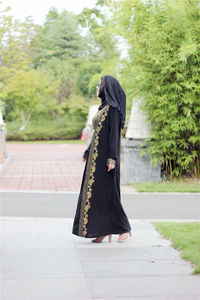 Vêtements musulmans Abaya élégante pour femmes Abaya traditionnelle islamique de base de haute qualité Abaya de Dubaï pour femmes Couleur noire Abaya pour adultes - Product Image 5